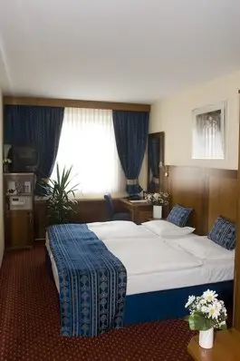 Budapesta Hotel Carlton ****