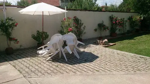 Gyula Pensiunea de pe strada Hold (Luna)