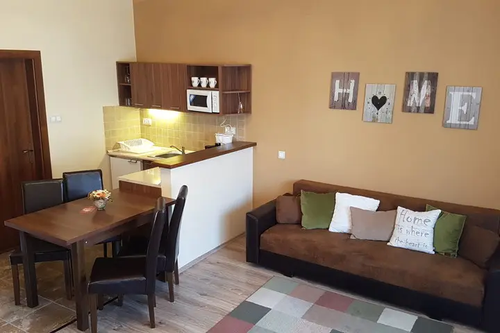 Cazare Gyula - Pensiunea Balázs - Apartman 1