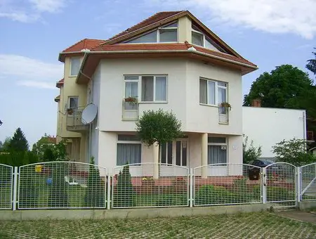 Hajdúszoboszló Pávai Apartmanház