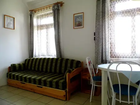 Cazare Kétvölgy - Casa de oaspeţi Tücsöktanya - apartament Vadrózsa