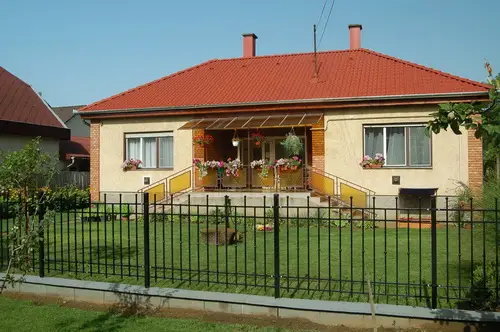 Nyíregyháza-Sóstófürdő Casa de vacantă Piroska (Scufită rosie) 
