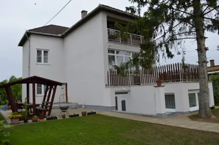 Cazare Nyíregyháza-Sóstófürdő - Casa de oaspeţi Renáta
