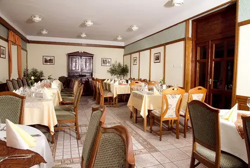 Nyíregyháza-Sóstófürdő Svájci Lak Panzió és étterem