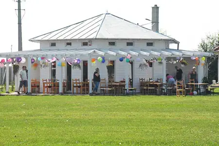 Cazare Szigetbecse - Casa de oaspeţi Partiház - Borház